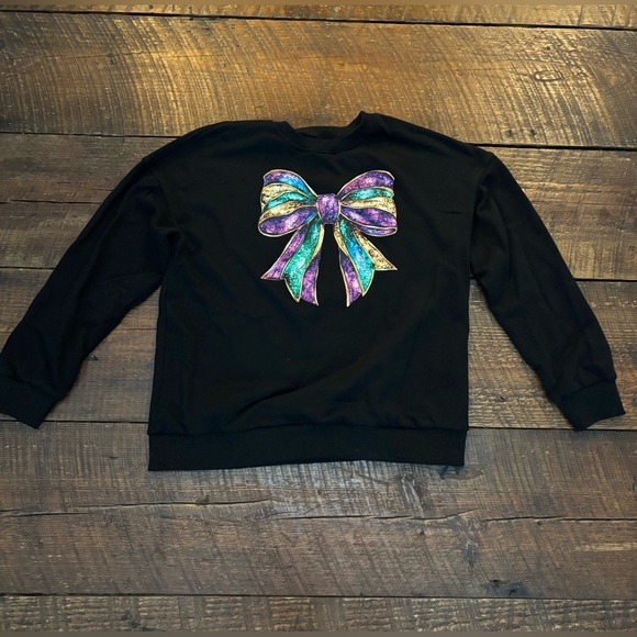 Fluerty Girl Tops - Black Mardi Gras Theme Sweatshirt with Colorful Bow Design - Size Large